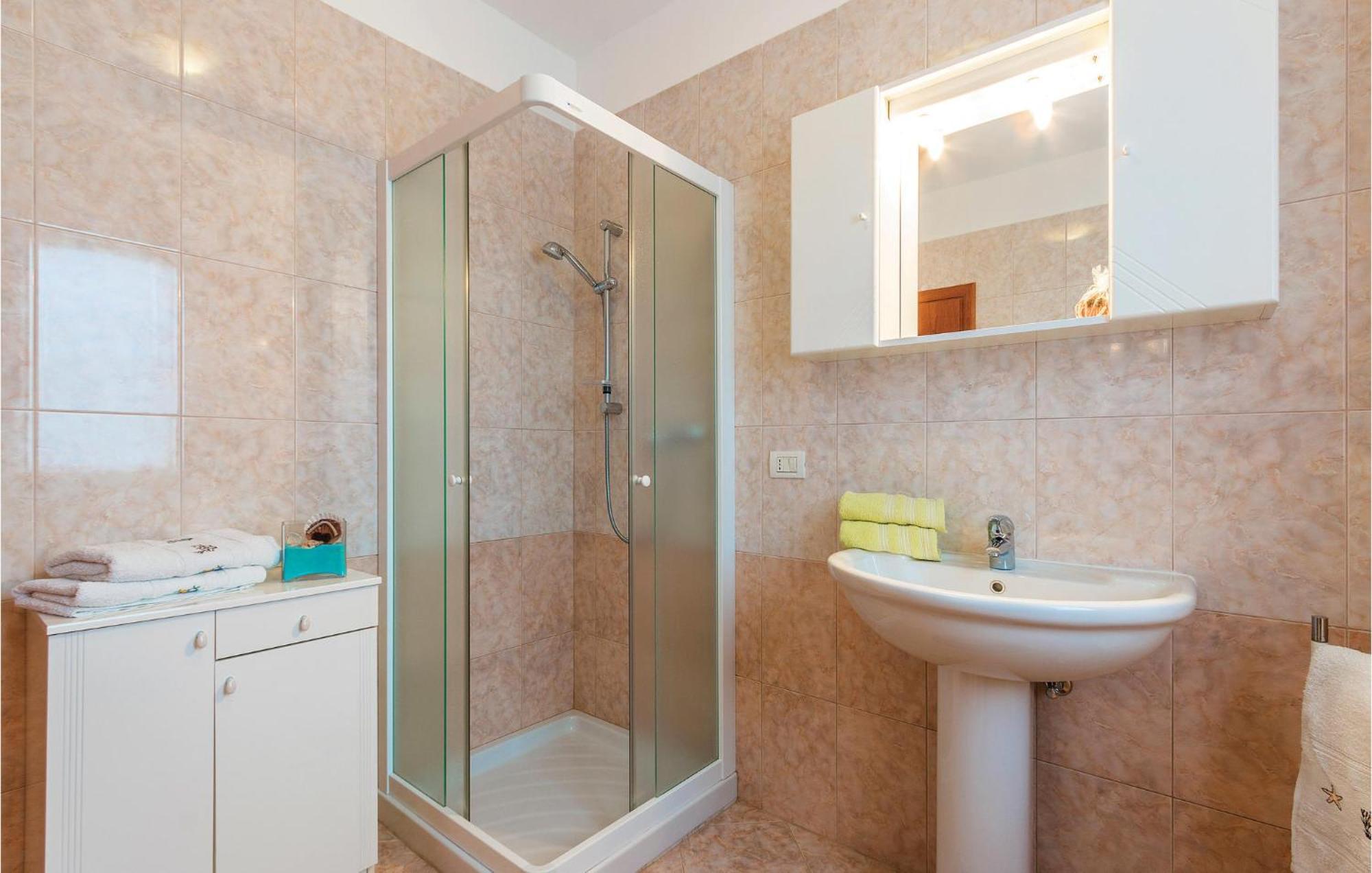 Gorgeous Apartment In Fazana With Wifi Екстериор снимка